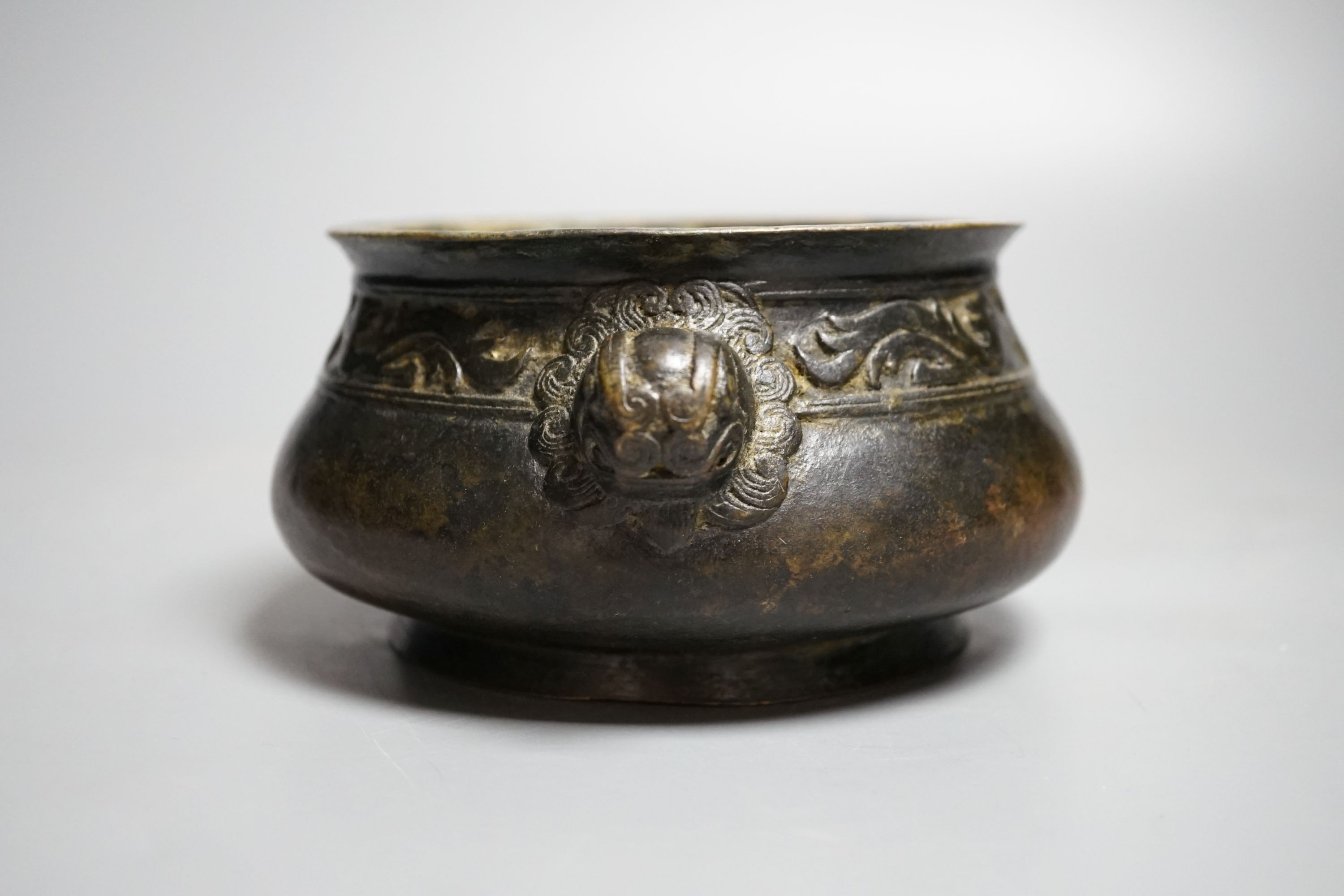 A Chinese Bronze censer, Xuande mark but later, height 8cm